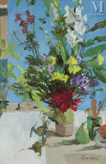 Bouquet et fruits sur la table